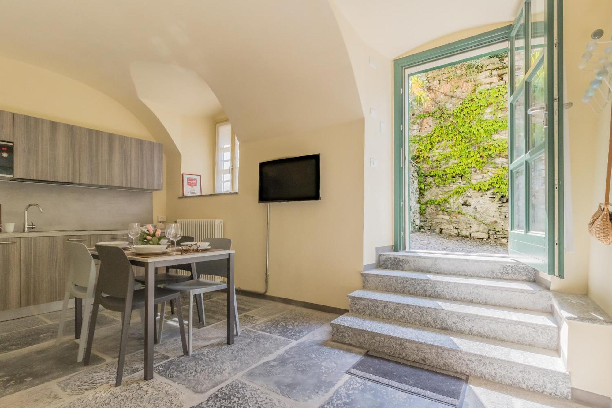 Tiny Duke Apartment Варенна Экстерьер фото